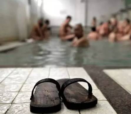 小时候没有暖气,我们这样过冬天!看完不许哭……