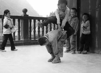 小时候没有暖气,我们这样过冬天!看完不许哭……
